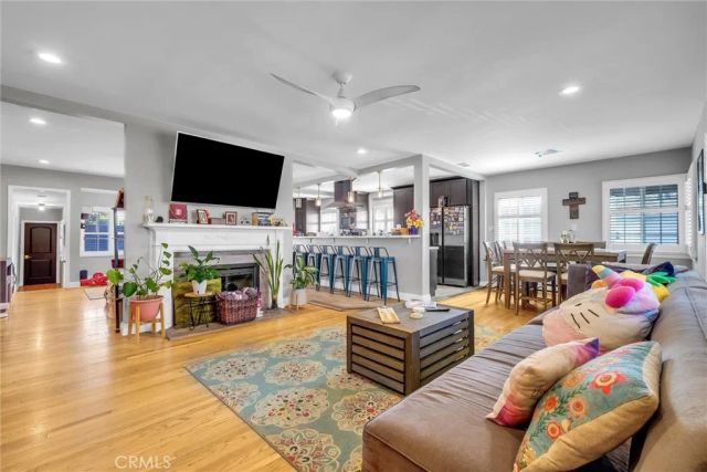 6104 S La Cienega, Ladera Heights, CA 90056