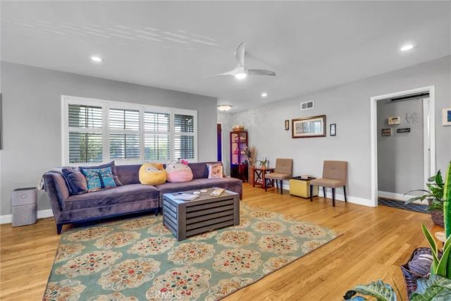 6104 S La Cienega, Ladera Heights, CA 90056