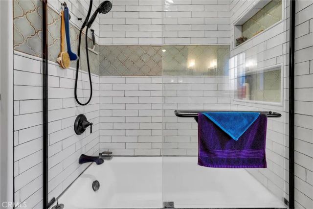 6104 S La Cienega, Ladera Heights, CA 90056