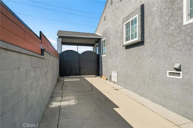 6104 S La Cienega, Ladera Heights, CA 90056