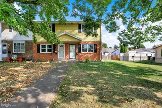 2071 BRENTWOOD DR, Middletown, PA 17057
