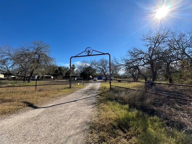 403 County Road 324, Alice, TX 78332