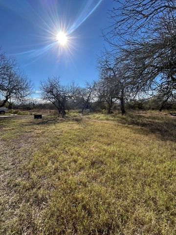 403 County Road 324, Alice, TX 78332