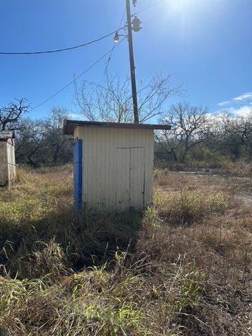 403 County Road 324, Alice, TX 78332