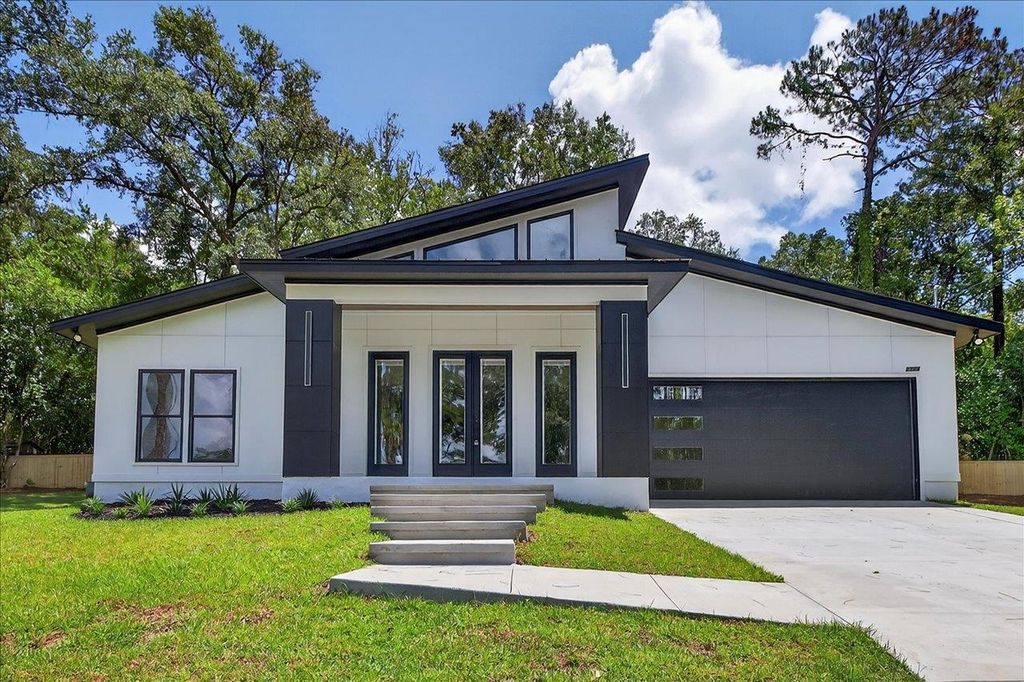 2204 Mendoza Avenue, Tallahassee, FL 32304