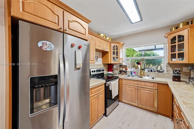 10310 NW 5th Ter 4-26, Miami, FL 33172