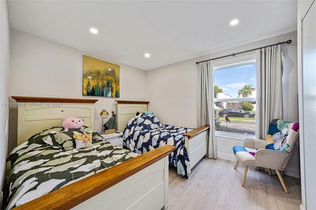 10310 NW 5th Ter 4-26, Miami, FL 33172