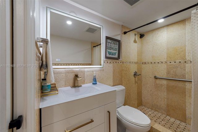 10310 NW 5th Ter 4-26, Miami, FL 33172