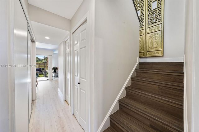 10310 NW 5th Ter 4-26, Miami, FL 33172