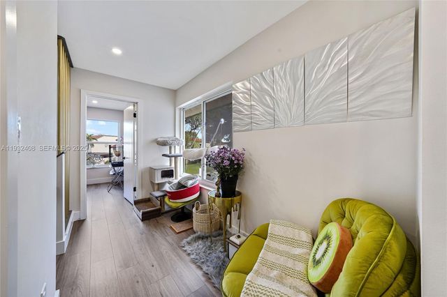 10310 NW 5th Ter 4-26, Miami, FL 33172