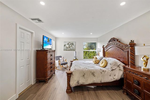 10310 NW 5th Ter 4-26, Miami, FL 33172