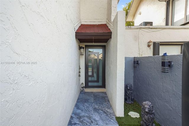 10310 NW 5th Ter 4-26, Miami, FL 33172