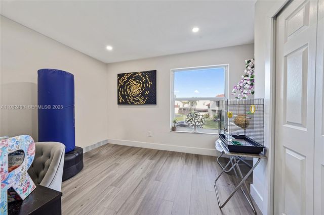 10310 NW 5th Ter 4-26, Miami, FL 33172