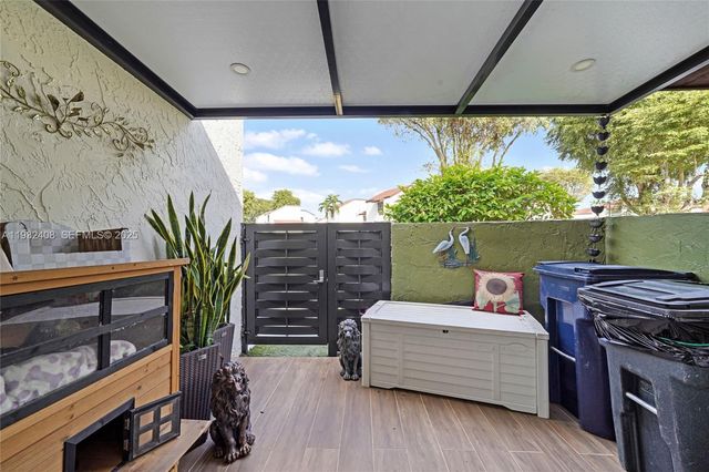 10310 NW 5th Ter 4-26, Miami, FL 33172