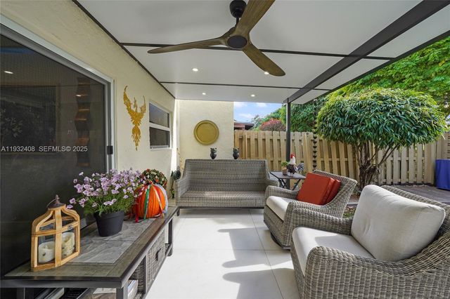 10310 NW 5th Ter 4-26, Miami, FL 33172