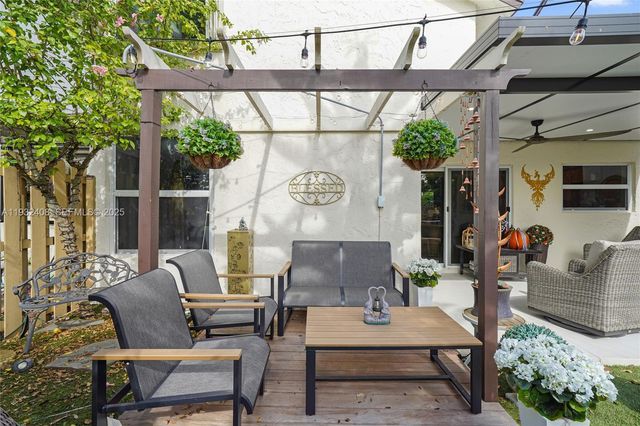 10310 NW 5th Ter 4-26, Miami, FL 33172