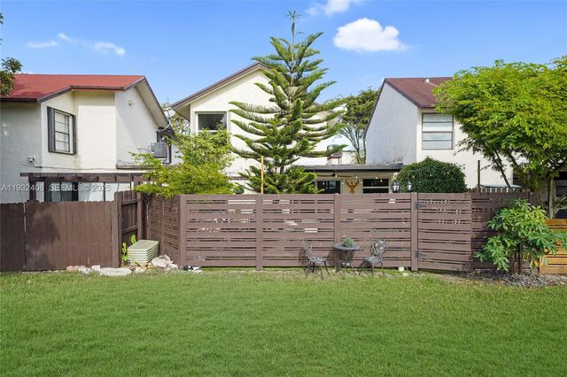 10310 NW 5th Ter 4-26, Miami, FL 33172