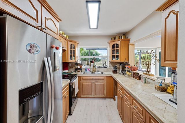 10310 NW 5th Ter 4-26, Miami, FL 33172