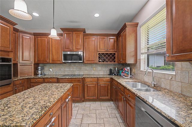 8137 LAGERFELD DRIVE, Land O Lakes, FL 34637