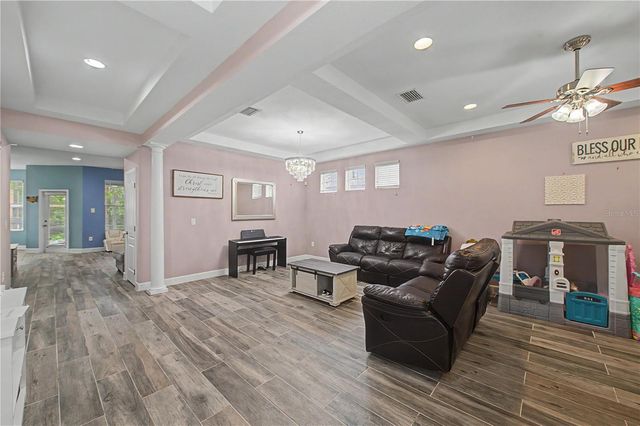 8137 LAGERFELD DRIVE, Land O Lakes, FL 34637
