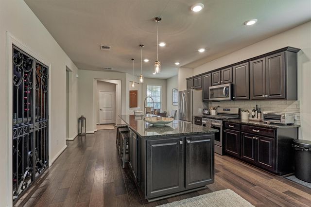 128 Caspian Way, Spring, TX 77382