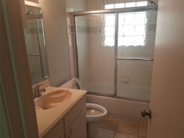 5706 Saxon Drive, Houston, TX 77092