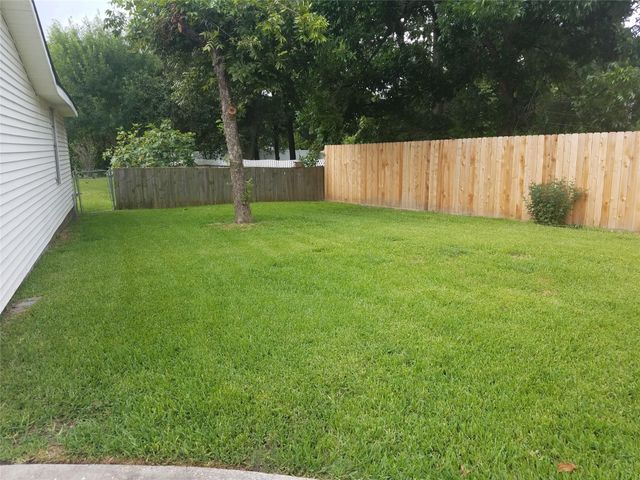 5706 Saxon Drive, Houston, TX 77092