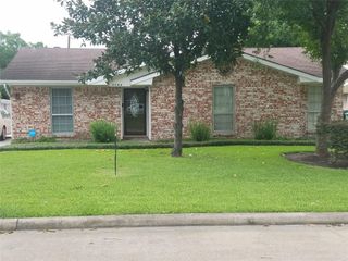 5706 Saxon Drive, Houston, TX 77092