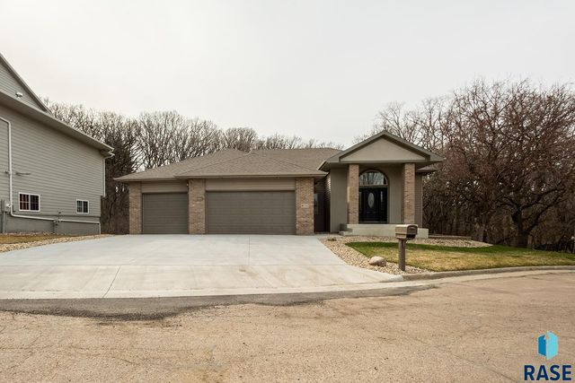 7 N Sun Valley Pl Place, Sioux Falls, SD 57110