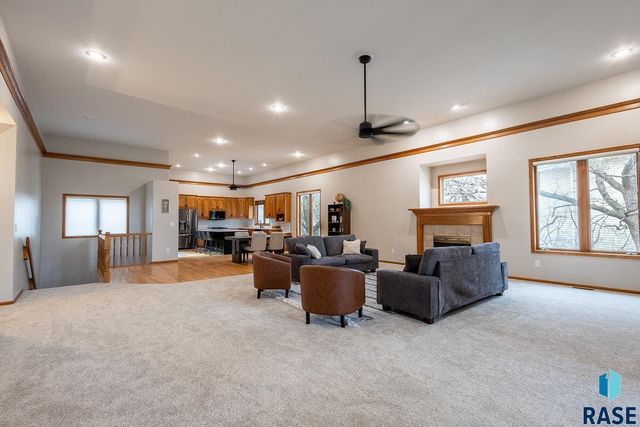 7 N Sun Valley Pl Place, Sioux Falls, SD 57110