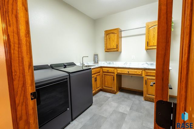 7 N Sun Valley Pl Place, Sioux Falls, SD 57110