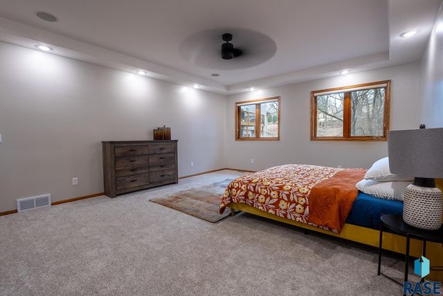 7 N Sun Valley Pl Place, Sioux Falls, SD 57110