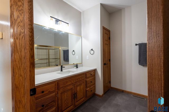 7 N Sun Valley Pl Place, Sioux Falls, SD 57110