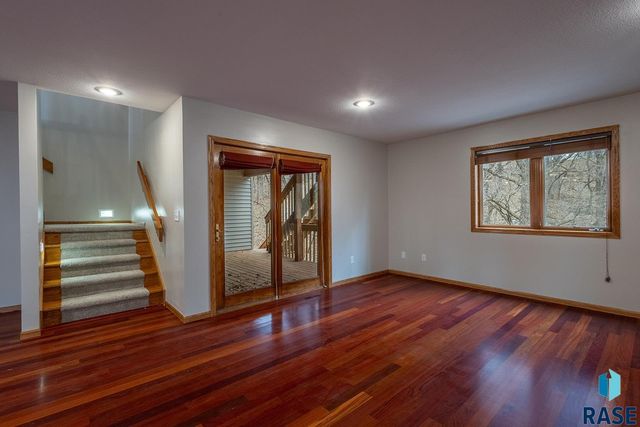 7 N Sun Valley Pl Place, Sioux Falls, SD 57110