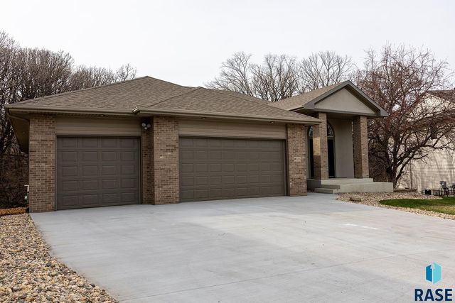 7 N Sun Valley Pl Place, Sioux Falls, SD 57110