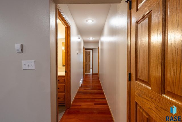 7 N Sun Valley Pl Place, Sioux Falls, SD 57110