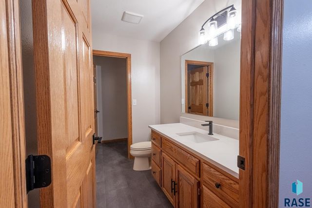 7 N Sun Valley Pl Place, Sioux Falls, SD 57110