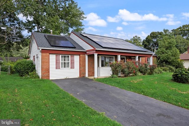 32 NIMITZ LN, Willingboro, NJ 08046