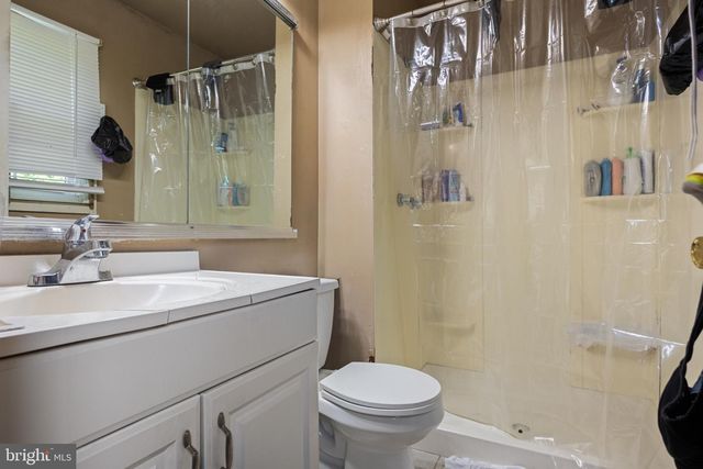 32 NIMITZ LN, Willingboro, NJ 08046