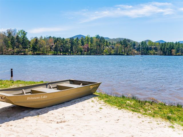 112 Mountain Drive, Biltmore Lake, NC 28715