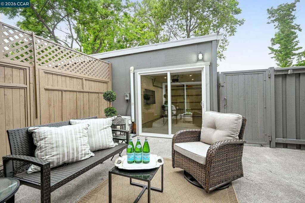 Image 29 of property listing at 476 Sycamore Cir, Danville, CA 94526
