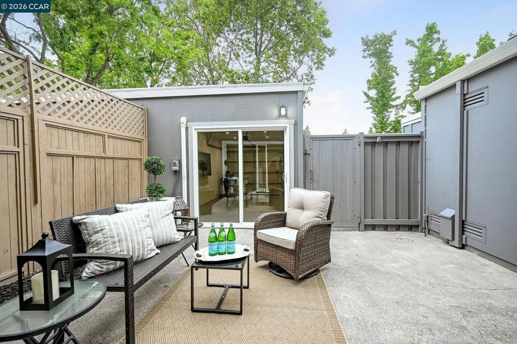 Image 30 of property listing at 476 Sycamore Cir, Danville, CA 94526