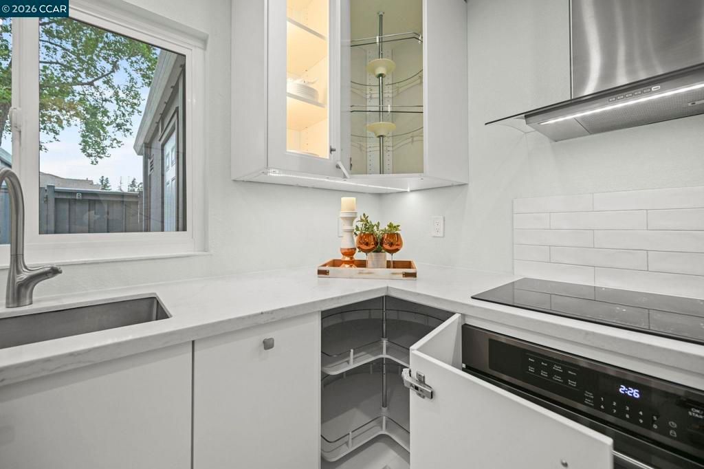 Image 8 of property listing at 476 Sycamore Cir, Danville, CA 94526