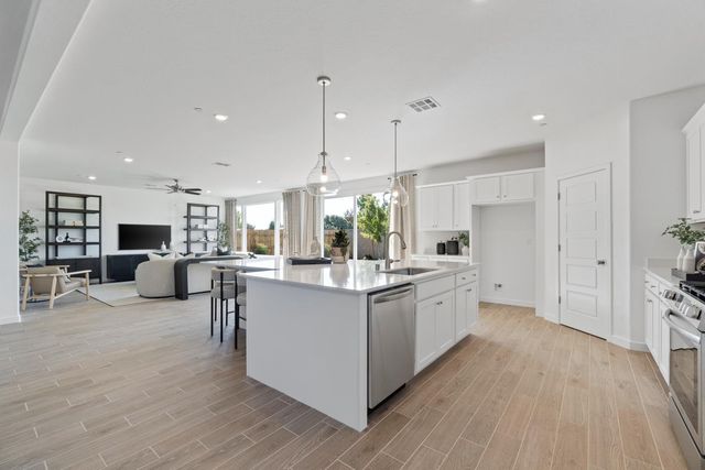 3431 N Mcarthur Avenue, Fresno, CA 93727