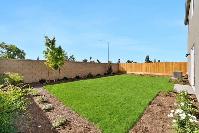 3431 N Mcarthur Avenue, Fresno, CA 93727