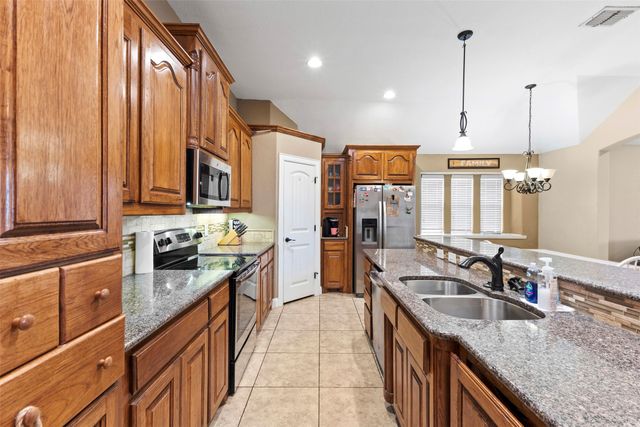 204 Briarstone Drive, Alvarado, TX 76009