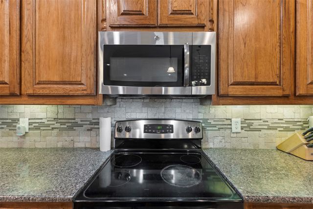 204 Briarstone Drive, Alvarado, TX 76009