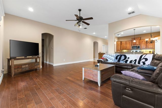 204 Briarstone Drive, Alvarado, TX 76009