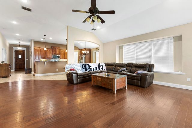 204 Briarstone Drive, Alvarado, TX 76009