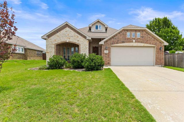 204 Briarstone Drive, Alvarado, TX 76009